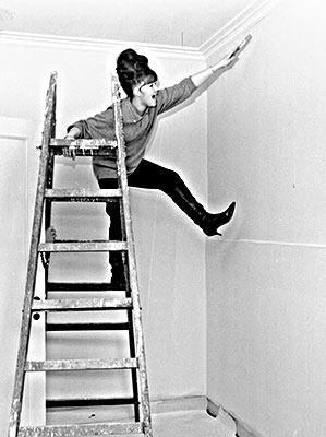 Daimi var netop ved at male sit hus i Søborg, så det fik vi en masse sjov ud af.