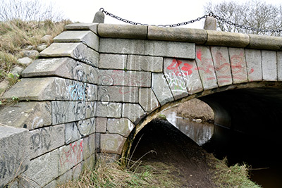 Jellebro i Nivå oversmurt med graffiti