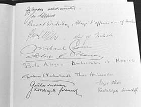 Folketingets formand Gustav Pedersen havde skrevet i kondulancebogen