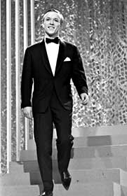 Bjørn Tidmand gør sin entré på scenen