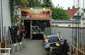 Rodes Fiskeshop på Torbensvej i Humlebæk. "Jo, det er rigtigt", lød svaret.